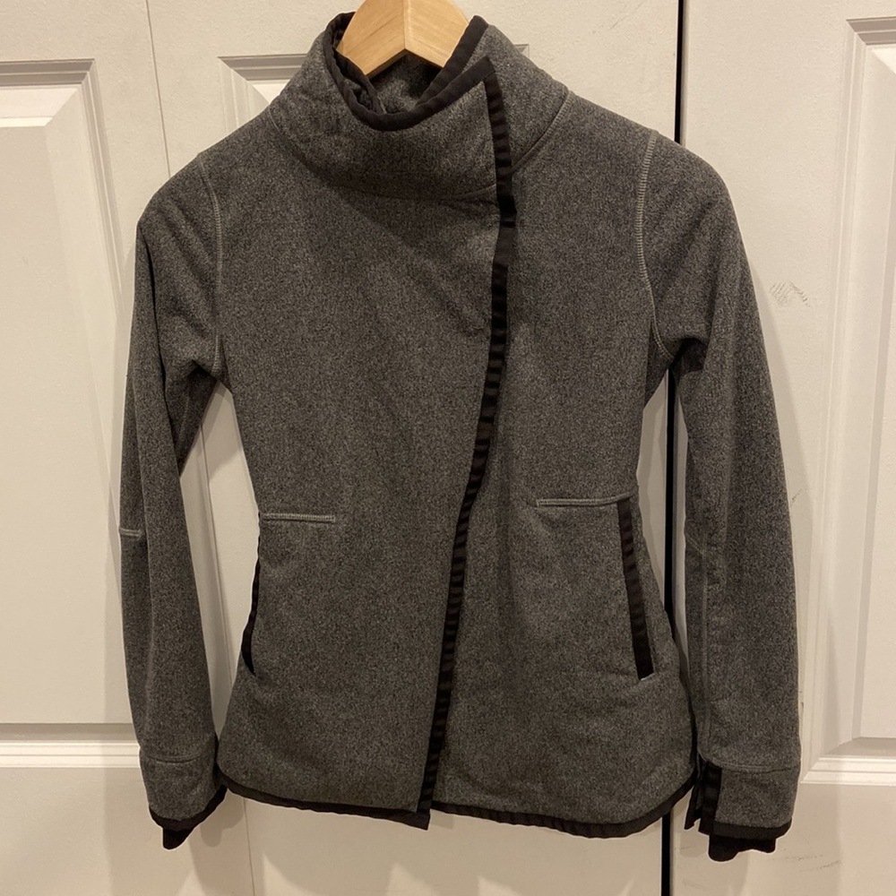 Ivivva Dark Grey & Black Sherpa Lined Jacket